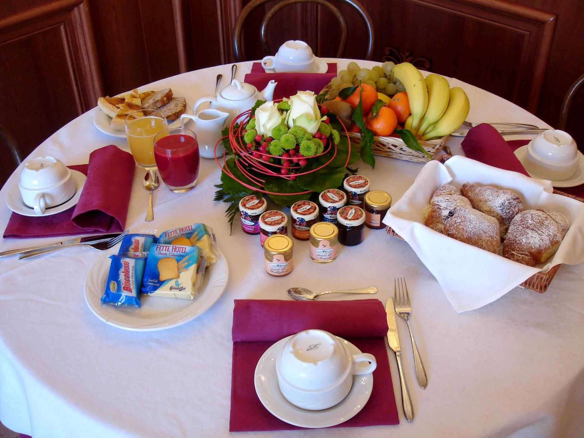 Nouvel Hotel Des Bains 페자로 외부 사진