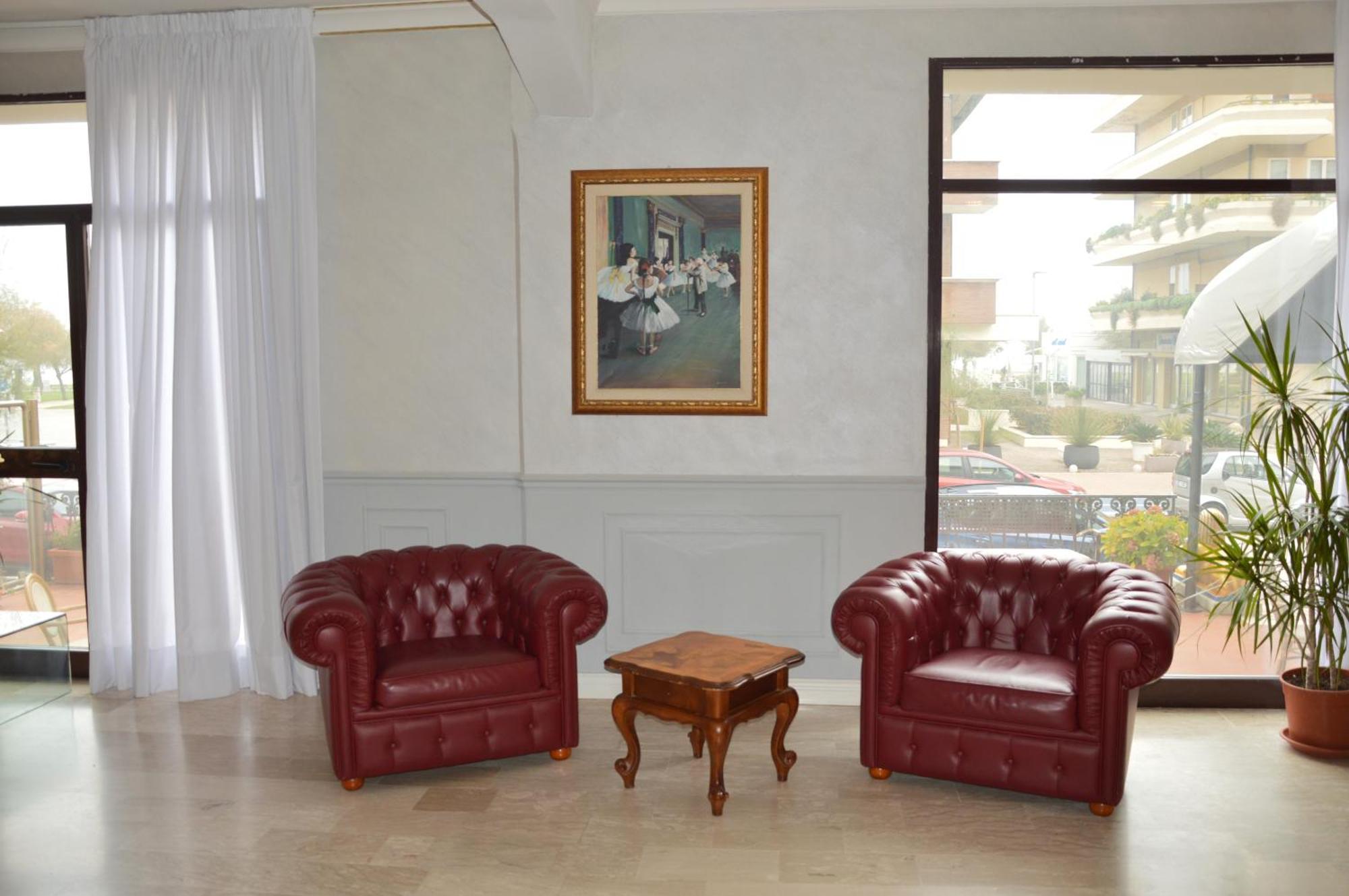 Nouvel Hotel Des Bains 페자로 외부 사진