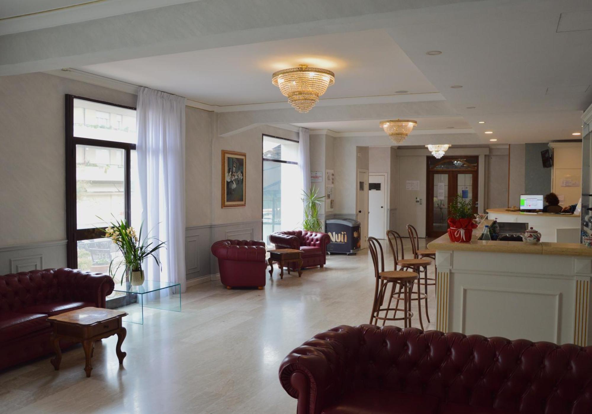 Nouvel Hotel Des Bains 페자로 외부 사진