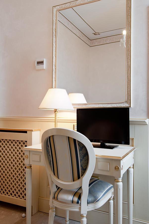 Nouvel Hotel Des Bains 페자로 외부 사진