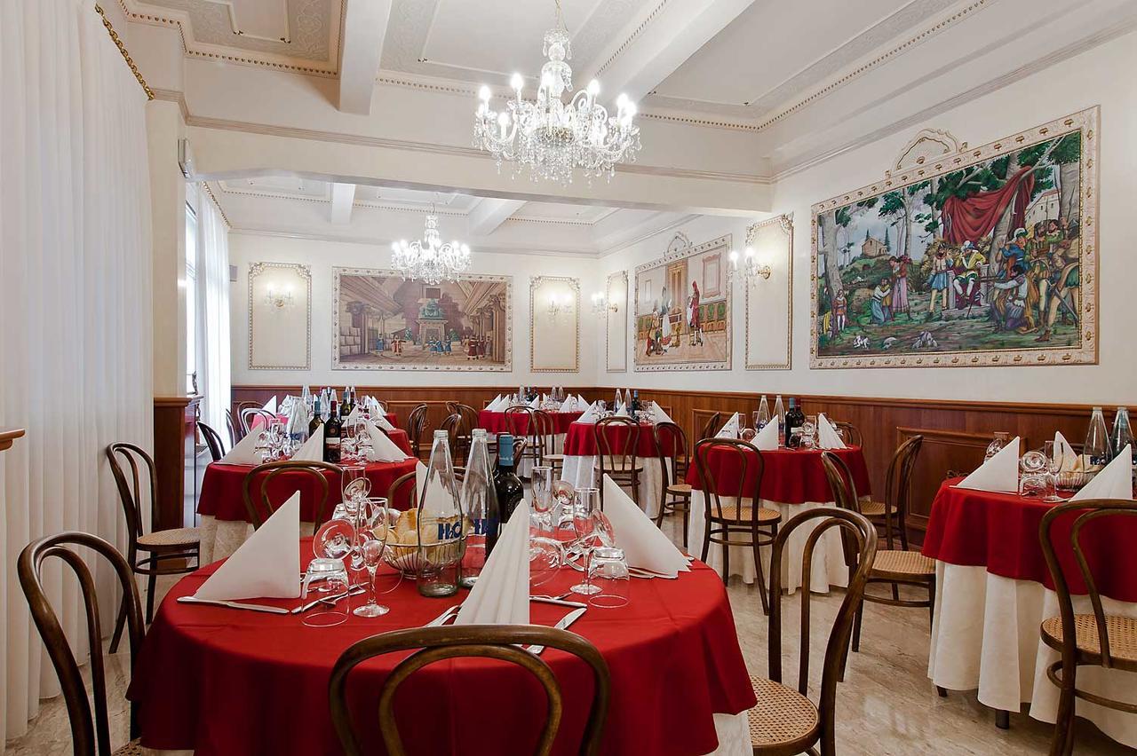 Nouvel Hotel Des Bains 페자로 외부 사진